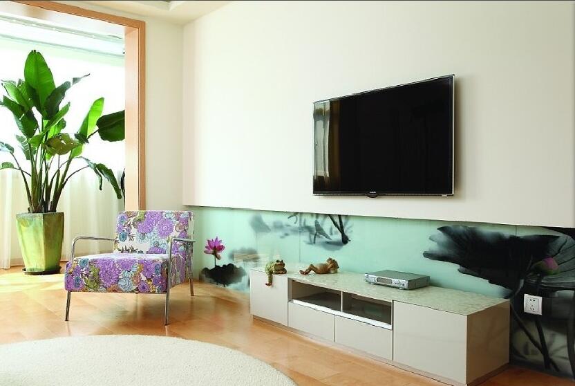 鞍山现代城白色简约电视墙紫色印花椅圆形客厅地毯荷花电视墙效果图